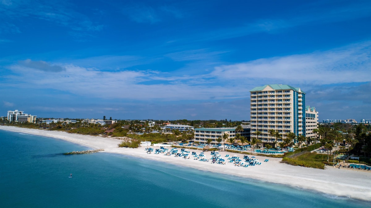 Lido Beach Resort directly on the Gulf of Mexico